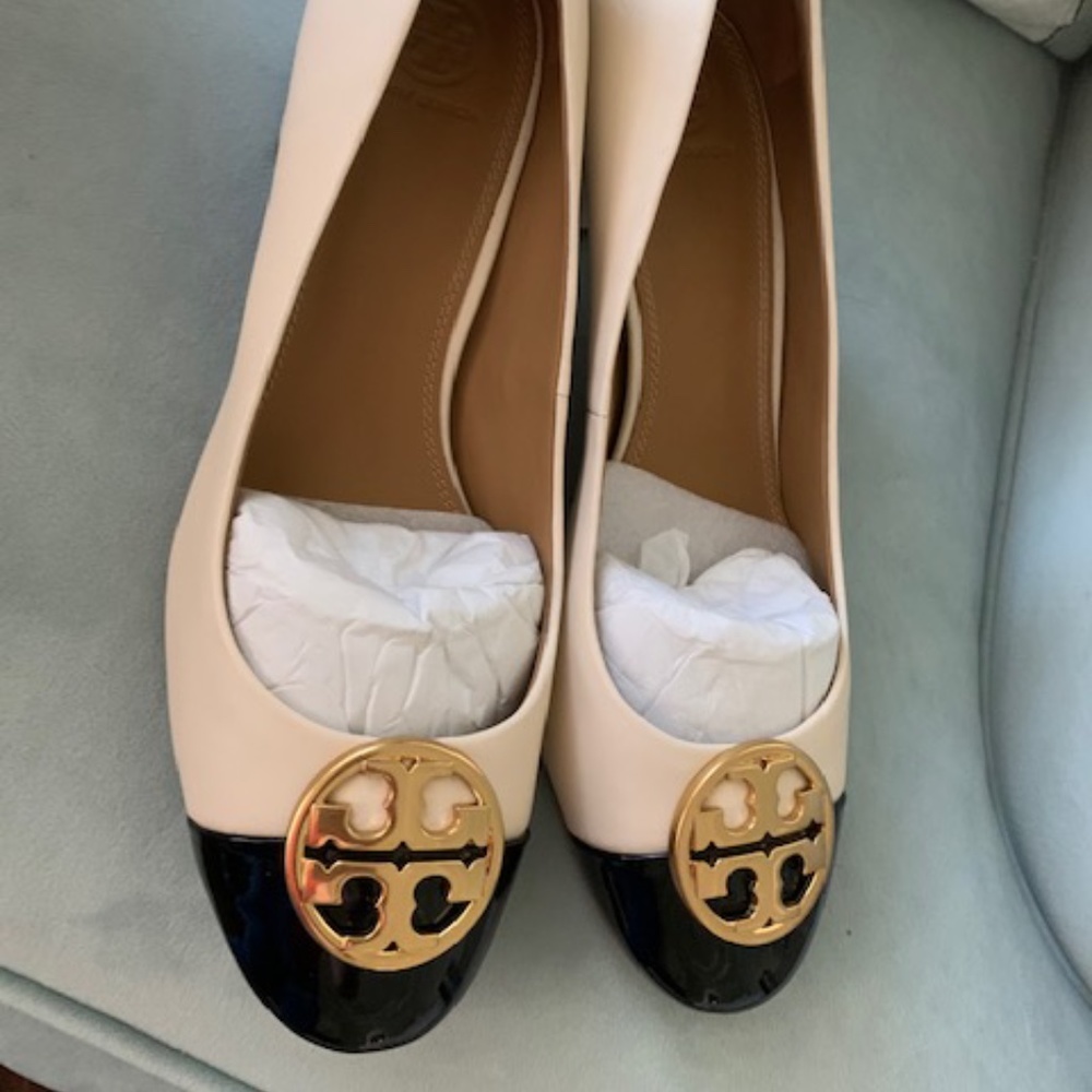 Only Worn Once Beautiful Torch Burch Pumps!